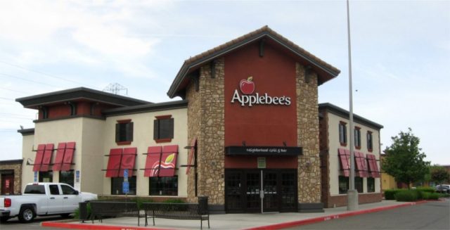 Applebee’s Building and Flag Sign